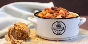 Beitragsbild des Blogbeitrags Veggie Gulasch mit Jackfruit