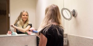 Beitragsbild des Blogbeitrags So macht Biotin die Haare schön