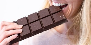 Beitragsbild des Blogbeitrags Macht Schokolade wirklich Pickel?