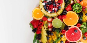 Beitragsbild des Blogbeitrags Die besten Früchte mit wenig Kalorien *Tabelle*