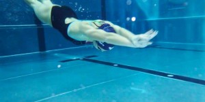 Beitragsbild des Blogbeitrags Schwimmen gegen Cellulite: Tschüss schlaffe Haut! 