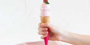 Beitragsbild des Blogbeitrags Fruchtiges Himbeereis selber machen