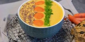 Beitragsbild des Blogbeitrags Möhren Ingwer Suppe mit Kokosmilch 