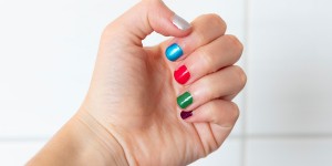 Beitragsbild des Blogbeitrags Die perfekte Nagellackfarbe für deine Nägel! 