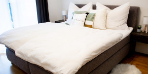 Beitragsbild des Blogbeitrags So richtest du dein Schlafzimmer nach Feng Shui ein!