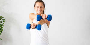 Beitragsbild des Blogbeitrags Kleine Fitnessgeräte für Zuhause, die du lieben wirst