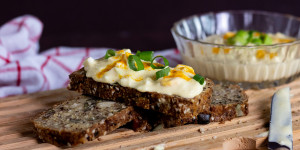 Beitragsbild des Blogbeitrags Eiaufstrich mit Frischkäse und Saurer Sahne