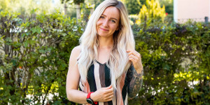 Beitragsbild des Blogbeitrags So pflegst du lange Haare richtig und schonend!