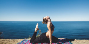 Beitragsbild des Blogbeitrags Studie zeigt: So wirkt Yoga auf das Gehirn