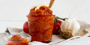 Beitragsbild des Blogbeitrags Pesto Rosso selber machen ist so einfach!