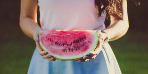 Beitragsbild des Blogbeitrags Deshalb solltest du die Schale der Wassermelone essen!
