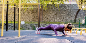 Beitragsbild des Blogbeitrags 6 mega effektive Übungen für einen straffen Körper [Calisthenics Workout] 