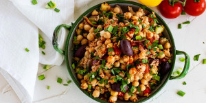 Beitragsbild des Blogbeitrags Mmmhh lecker: Kichererbsen Salat mit Thunfisch