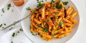 Beitragsbild des Blogbeitrags Yummy Paprikasauce: Extra schnell & einfach