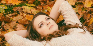 Beitragsbild des Blogbeitrags Herbstdepression – So sagst du mieser Laune im Herbst den Kampf an 