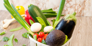 Beitragsbild des Blogbeitrags 23 natürliche Appetitzügler: Diese Lebensmittel helfen gegen Heißhunger