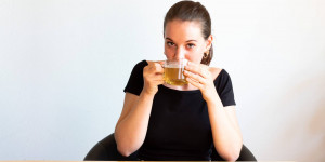 Beitragsbild des Blogbeitrags Detox Tee selber machen – So einfach gehts!