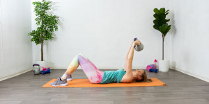 Beitragsbild des Blogbeitrags Kettlebell Übungen für einen starken Rücken