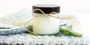 Beitragsbild des Blogbeitrags Aloe Vera Creme selber machen für trockene Haut