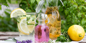 Beitragsbild des Blogbeitrags Limonade selber machen: 10 erfrischende Rezepte