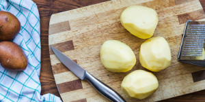 Beitragsbild des Blogbeitrags Geschälte Kartoffeln aufbewahren: Mit diesem Trick klappts! 