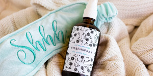 Beitragsbild des Blogbeitrags Kissenspray selber machen für erholsame Nächte