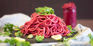 Beitragsbild des Blogbeitrags Rote Bete Pesto mit Pistazien
