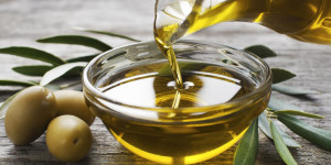 Beitragsbild des Blogbeitrags Olivenöl vor dem Schlafengehen trinken: Das bringt es! 