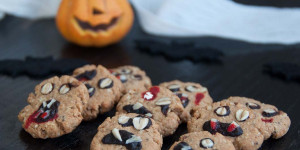 Beitragsbild des Blogbeitrags Schaurige Halloween Kekse mit Haferflocken 