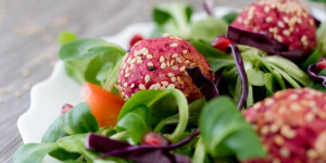 Beitragsbild des Blogbeitrags Rote Bete Falafel selber machen