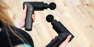 Beitragsbild des Blogbeitrags Hilft eine Massagepistole gegen Bauchfett?