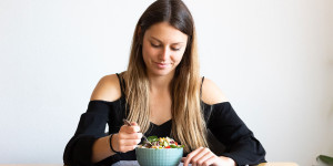 Beitragsbild des Blogbeitrags Was sollte man abends nicht essen?