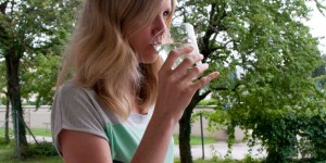 Beitragsbild des Blogbeitrags 15 Gründe warum du mehr Wasser trinken solltest