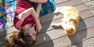 Beitragsbild des Blogbeitrags Yoga zu zweit: Partnerübungen für dich und dein Haustier
