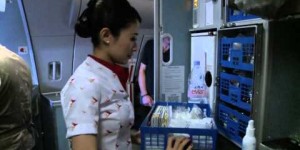 Beitragsbild des Blogbeitrags Cathay Pacific “A Day in The Life of a Flight Attendant” 2012 (Video) 