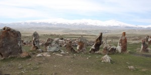Beitragsbild des Blogbeitrags Zorats Karer – Das armenische Stonehenge