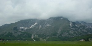 Beitragsbild des Blogbeitrags Einmal durch die Tara Schlucht und den Durmitor Nationalpark in Montenegro 