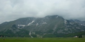 Beitragsbild des Blogbeitrags Einmal durch die Tara Schlucht und den Durmitor Nationalpark in Montenegro