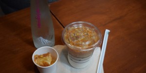 Beitragsbild des Blogbeitrags HUNGER: Mit Uber Mumbai zum Starbucks im Taj Mahal Palace 