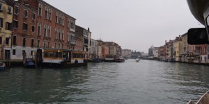 Beitragsbild des Blogbeitrags Mit dem Vaporetto über den Canal Grande