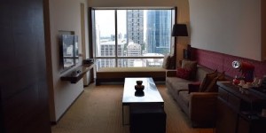 Beitragsbild des Blogbeitrags STEILE GEGEND: Le Meridien Bangkok – Suite (VIDEO) 