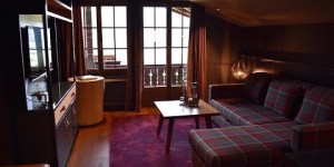 Beitragsbild des Blogbeitrags SPORTLICH: Huus Gstaad Design Hotel – Suite (VIDEO) 