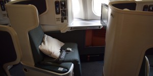 Beitragsbild des Blogbeitrags Cathay Pacific verbessert Business und First: Matratzen, Slipper und neue Amenity Kits 