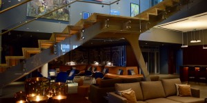 Beitragsbild des Blogbeitrags WUNDERSCHÖN ABER IRGENDWO: Andaz Vienna – Suite