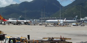 Beitragsbild des Blogbeitrags CORONAVIRUS: Hong Kong Airport verbietet Transit auf unbestimmte Zeit
