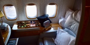 Beitragsbild des Blogbeitrags VIDEO: Emirates 777 First Athen – New York (Newark)