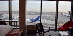 Beitragsbild des Blogbeitrags VIDEO: TWA Hotel New York JFK – Executive Suite Runway View