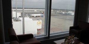 Beitragsbild des Blogbeitrags Lufthansa will in Frankfurt und München Covid-19 Tests vor Abreise anbieten 