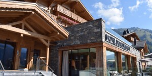 Beitragsbild des Blogbeitrags Ich bin AUSGEZOGEN: Hotel de Rougemont Design Hotel – Suite