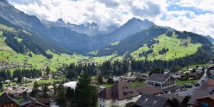 Beitragsbild des Blogbeitrags VIDEO: The Cambrian Adelboden Design Hotel – Junior Suite 